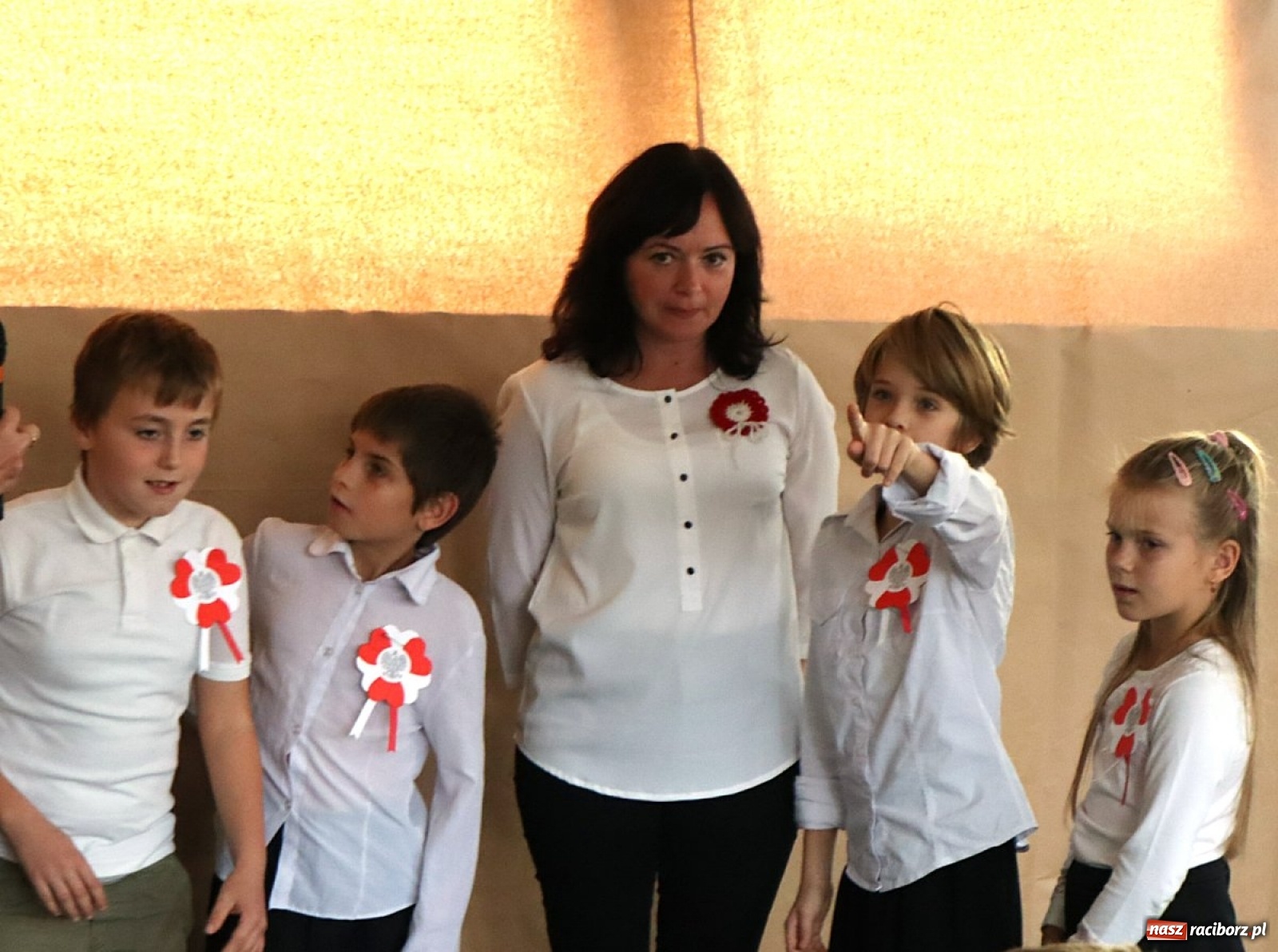 Zdjęcie w galerii na portalu naszraciborz.pl: Patriotycznie w ZSS, czyli 101. Rocznica Odzyskania Niepodległości  wiadomości z regionu