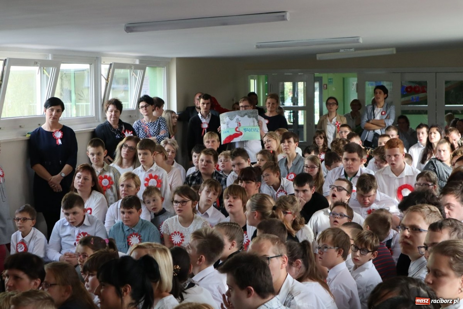 Zdjęcie w galerii na portalu naszraciborz.pl: Patriotycznie w ZSS, czyli 101. Rocznica Odzyskania Niepodległości  wiadomości z regionu
