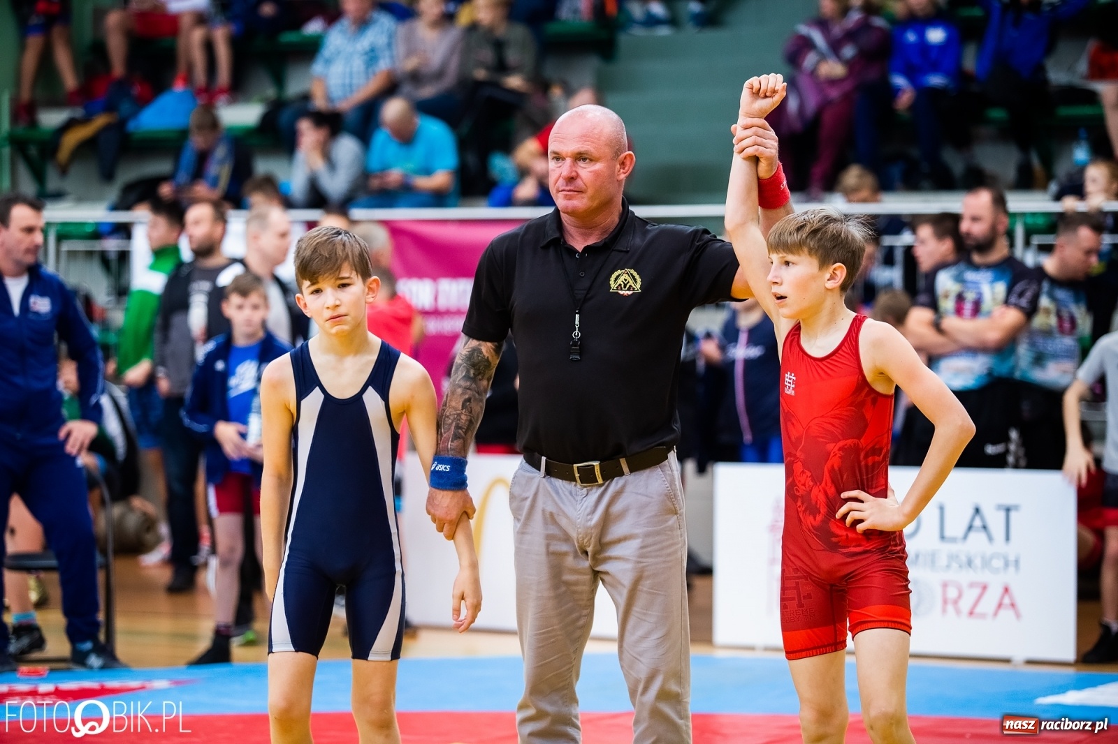 Zdjęcie w galerii na portalu naszraciborz.pl: Mistrzostwa Polski Młodzików w Zapasach w Arenie Rafako wiadomości z regionu