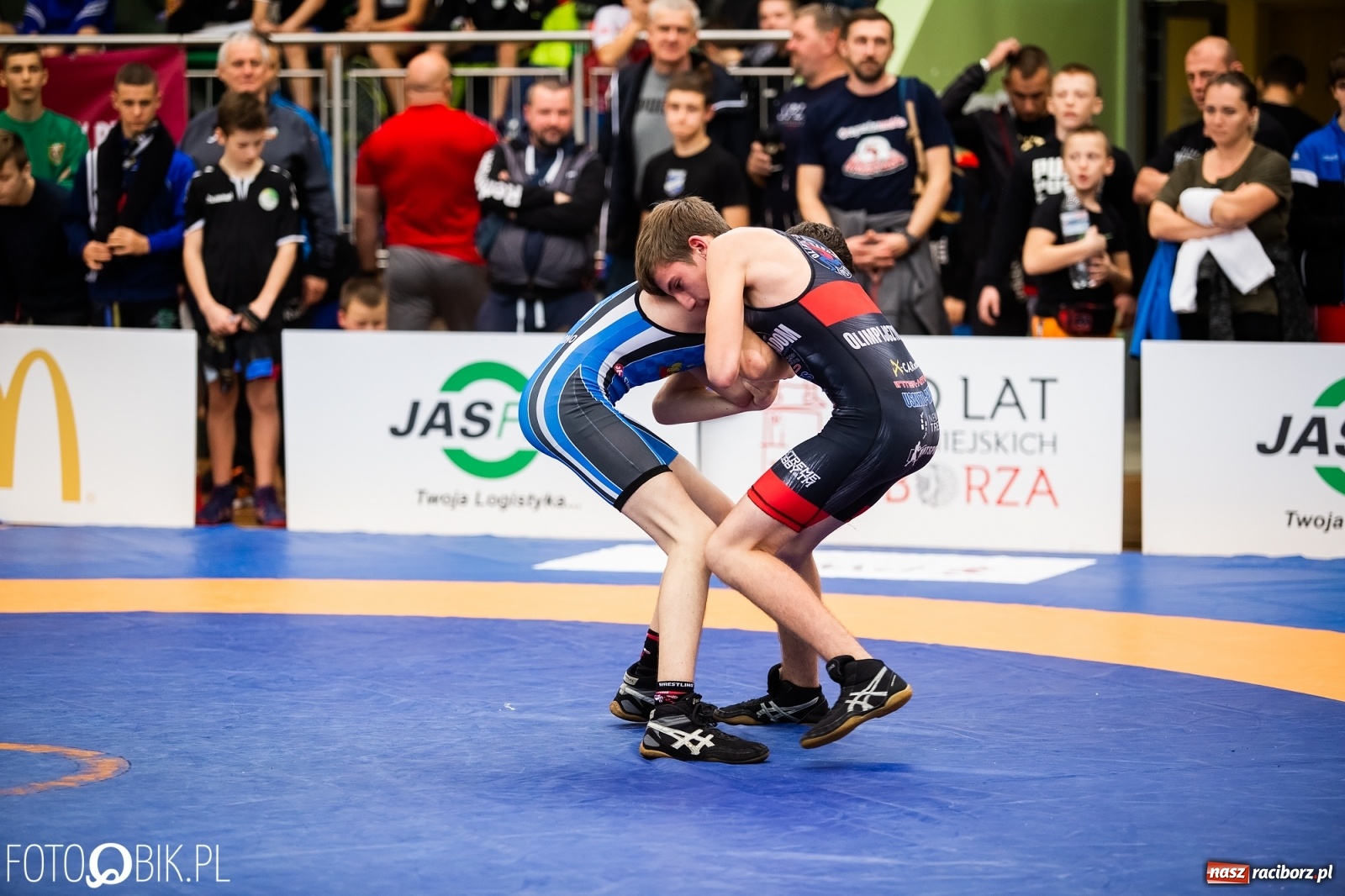 Zdjęcie w galerii na portalu naszraciborz.pl: Mistrzostwa Polski Młodzików w Zapasach w Arenie Rafako wiadomości z regionu