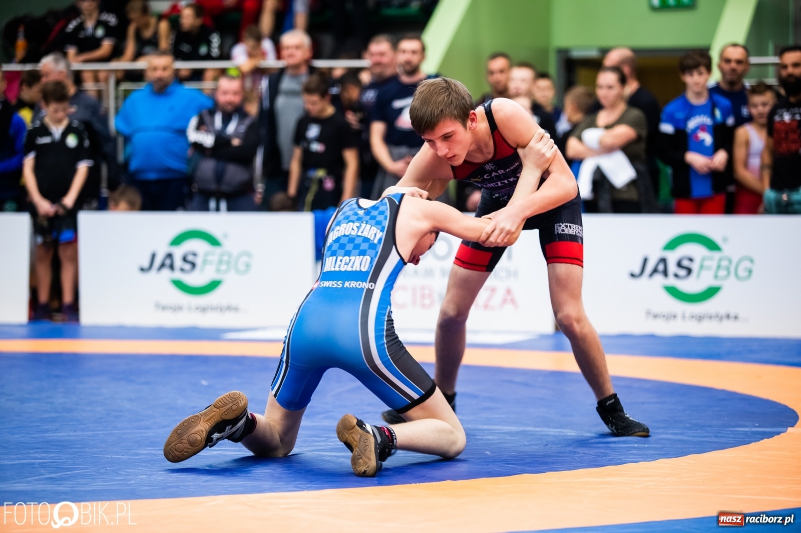 Zdjęcie w galerii na portalu naszraciborz.pl: Mistrzostwa Polski Młodzików w Zapasach w Arenie Rafako wiadomości z regionu