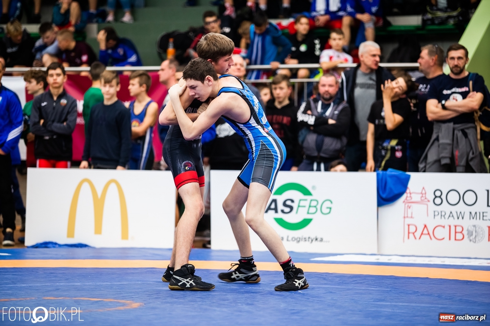 Zdjęcie w galerii na portalu naszraciborz.pl: Mistrzostwa Polski Młodzików w Zapasach w Arenie Rafako wiadomości z regionu