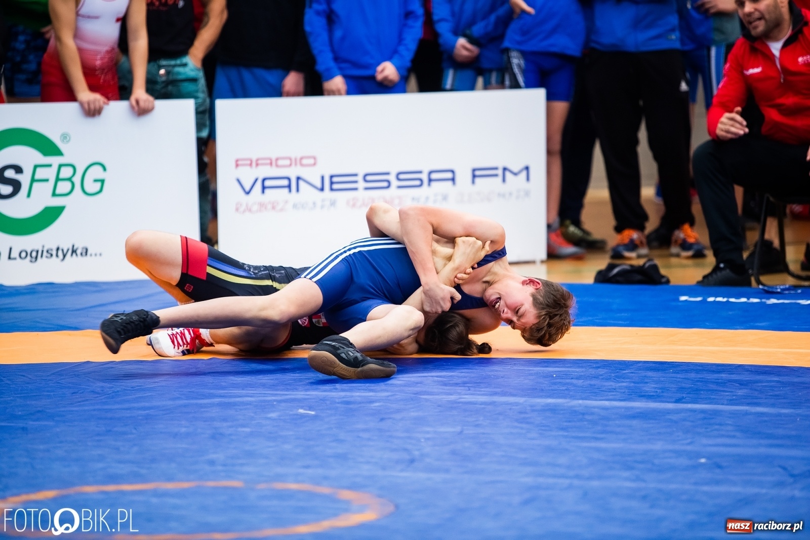 Zdjęcie w galerii na portalu naszraciborz.pl: Mistrzostwa Polski Młodzików w Zapasach w Arenie Rafako wiadomości z regionu