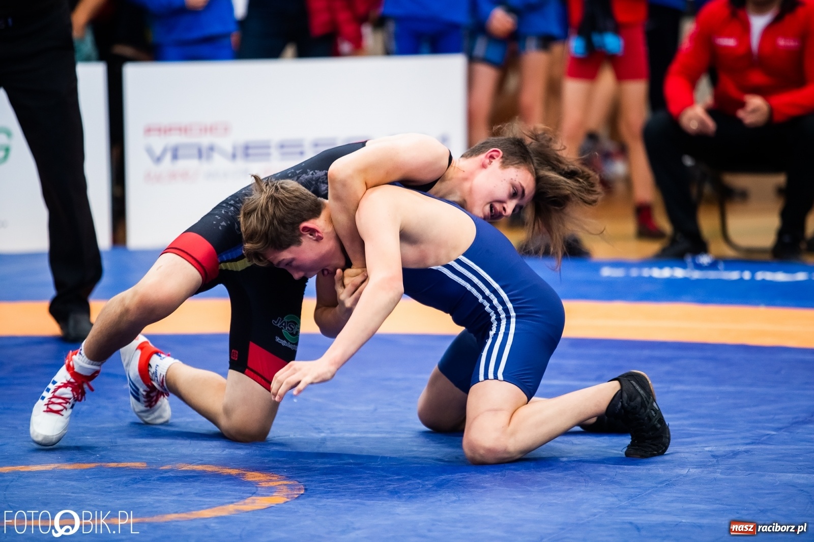 Zdjęcie w galerii na portalu naszraciborz.pl: Mistrzostwa Polski Młodzików w Zapasach w Arenie Rafako wiadomości z regionu