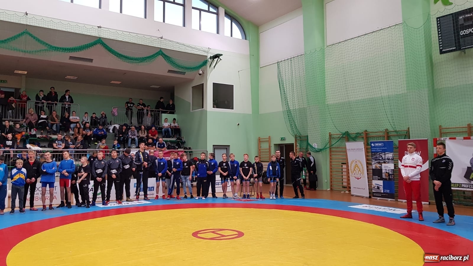 Zdjęcie w galerii na portalu naszraciborz.pl: Mistrzostwa Polski Młodzików w Zapasach w Arenie Rafako wiadomości z regionu