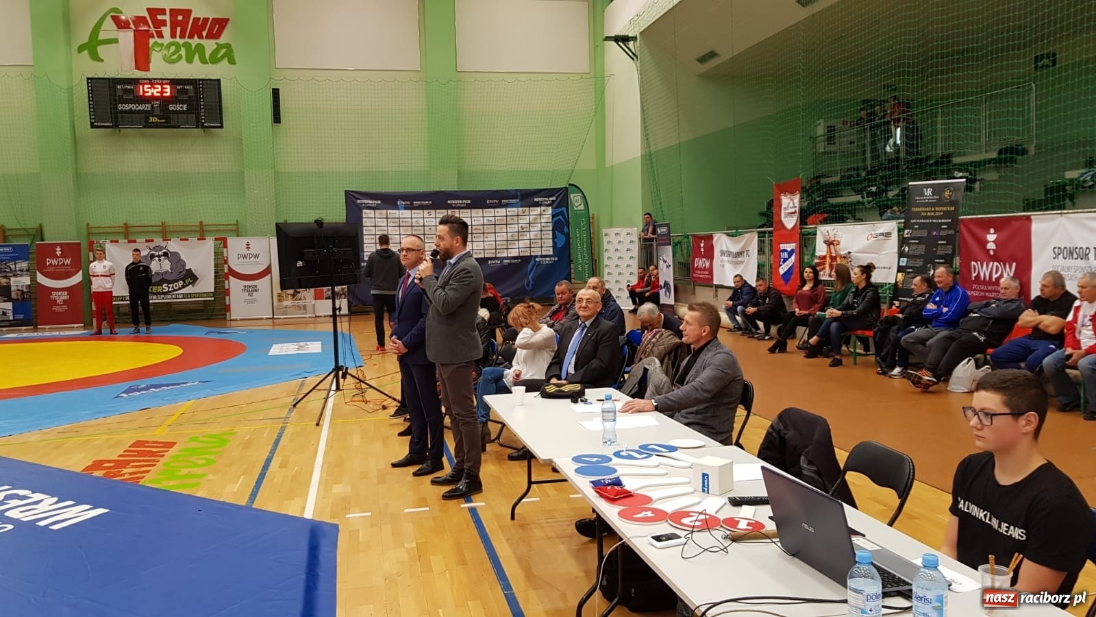 Zdjęcie w galerii na portalu naszraciborz.pl: Mistrzostwa Polski Młodzików w Zapasach w Arenie Rafako wiadomości z regionu