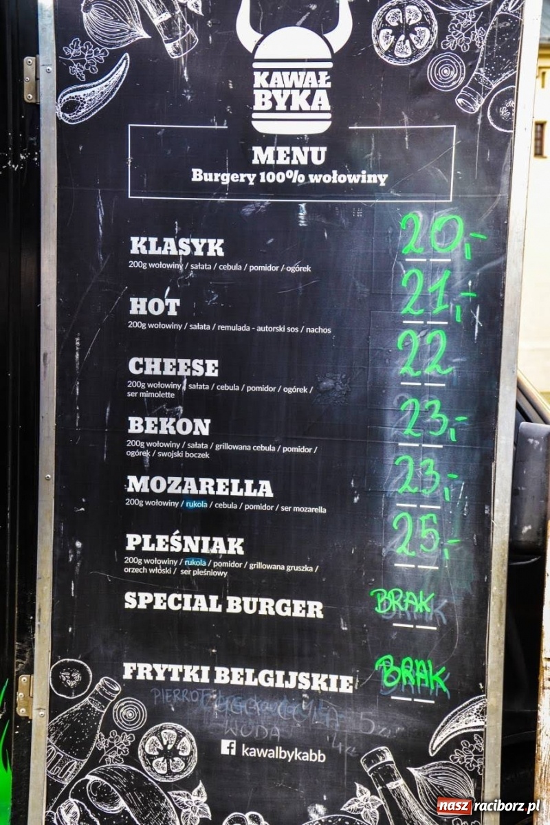 Zdjęcie w galerii na portalu naszraciborz.pl: Jesienna degustacja w plenerze. Food trucki na zamku wiadomości z regionu