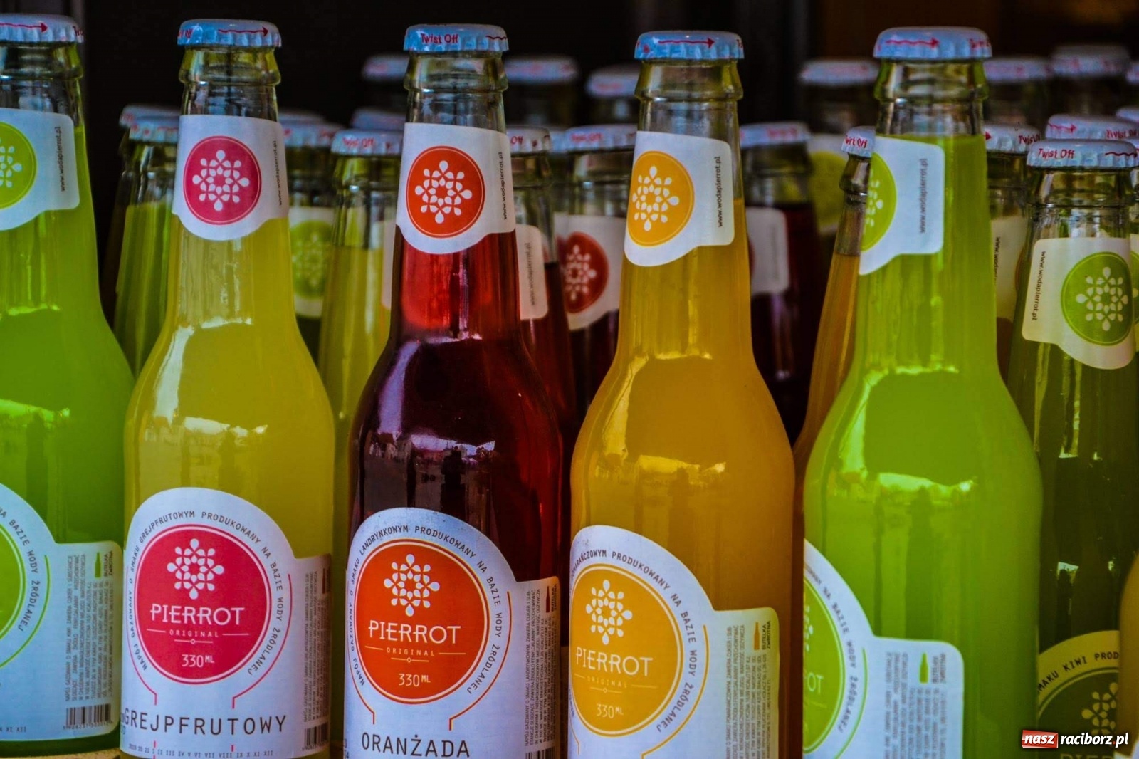 Zdjęcie w galerii na portalu naszraciborz.pl: Jesienna degustacja w plenerze. Food trucki na zamku wiadomości z regionu