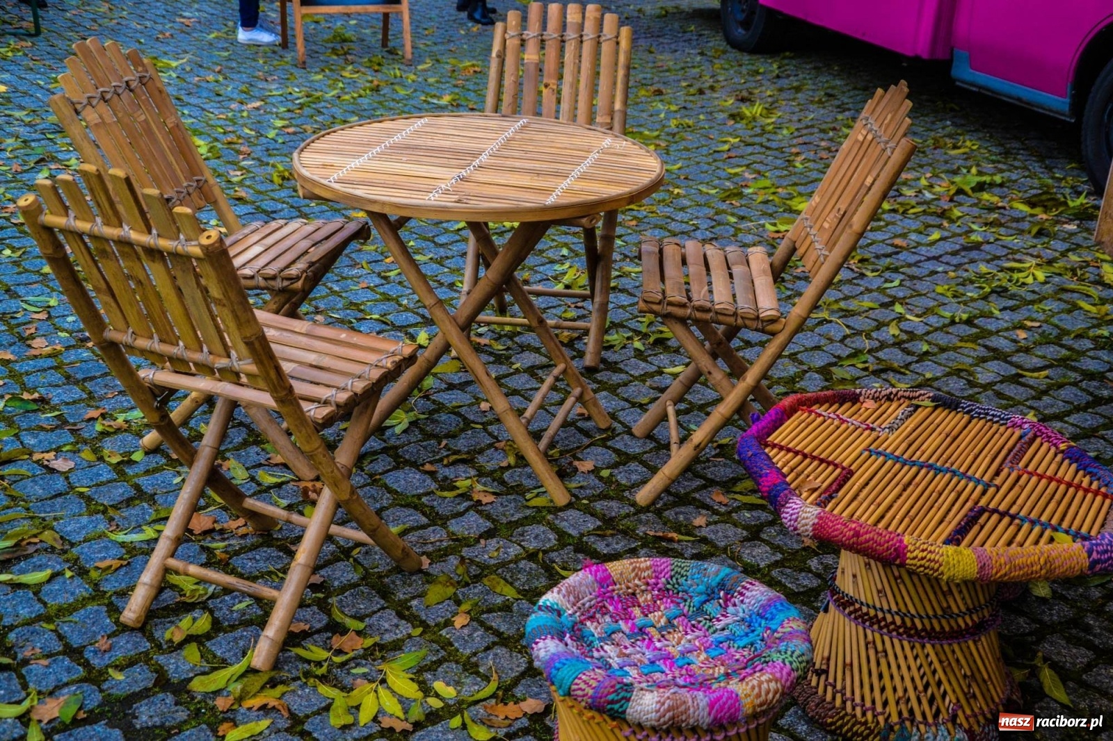 Zdjęcie w galerii na portalu naszraciborz.pl: Jesienna degustacja w plenerze. Food trucki na zamku wiadomości z regionu