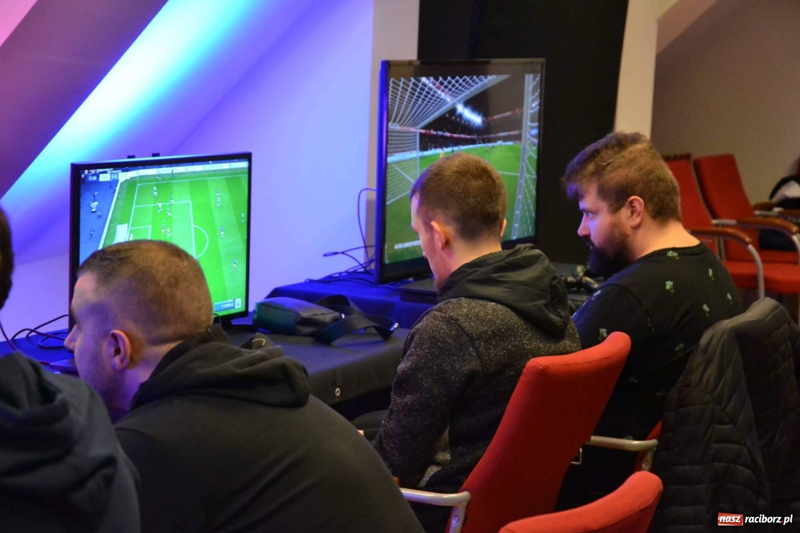 Zdjęcie w galerii na portalu naszraciborz.pl: Na zamku rozegrano turniej w FIFA20  wiadomości z regionu