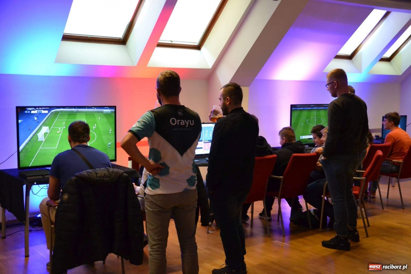 Zdjęcie w galerii na portalu naszraciborz.pl: Na zamku rozegrano turniej w FIFA20  wiadomości z regionu