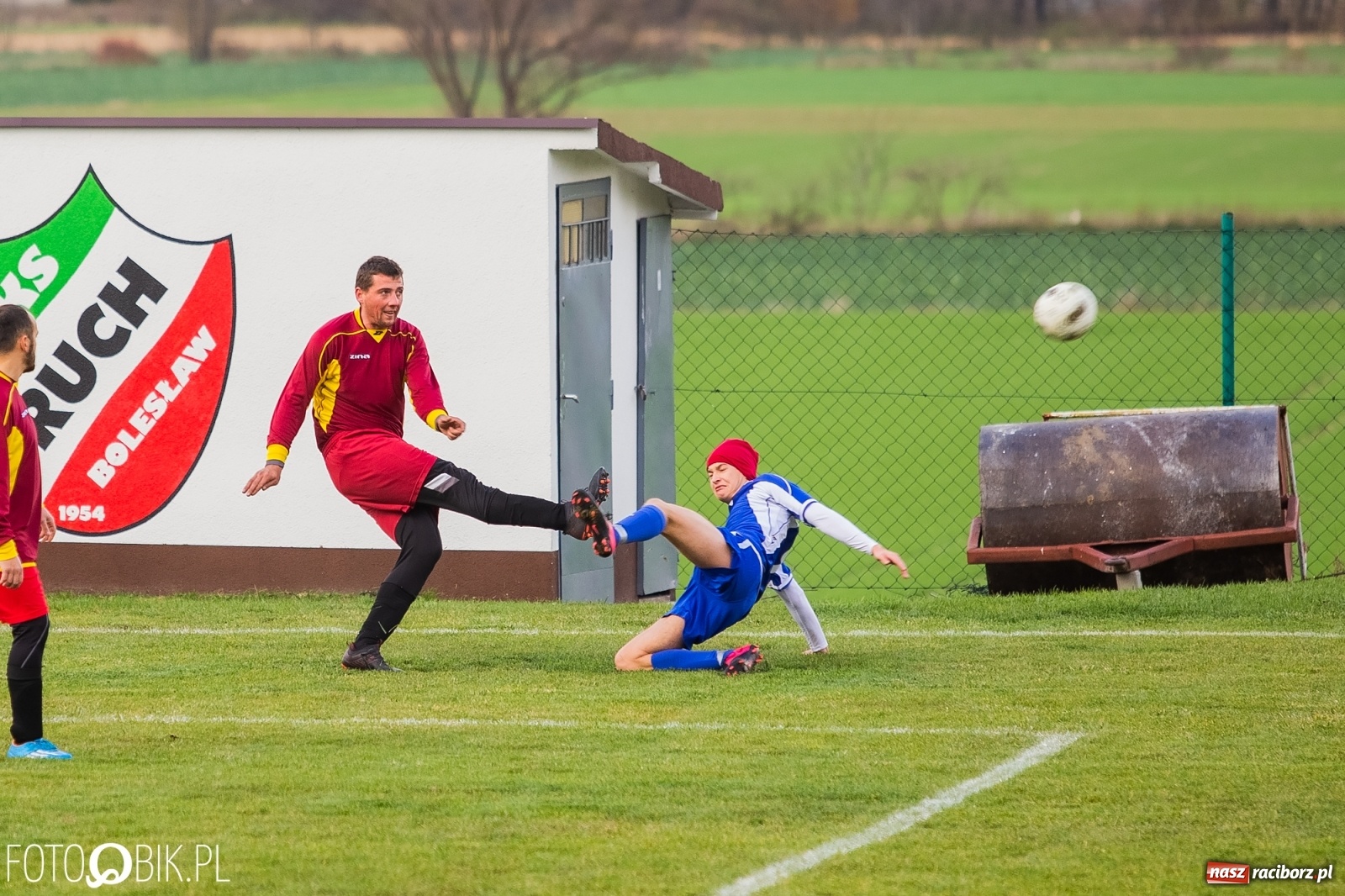 Zdjęcie w galerii na portalu naszraciborz.pl: Niespodzianka w Bolesławiu. Drugi zespół Brzezia lepszy od Ruchu! wiadomości z regionu
