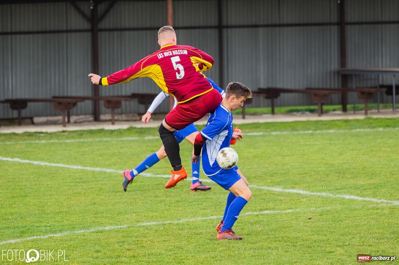 Zdjęcie w galerii na portalu naszraciborz.pl: Niespodzianka w Bolesławiu. Drugi zespół Brzezia lepszy od Ruchu! wiadomości z regionu