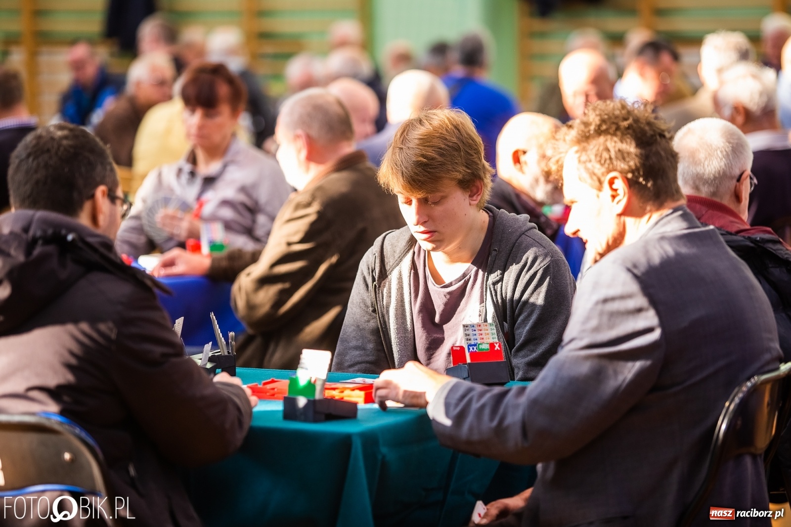 Zdjęcie w galerii na portalu naszraciborz.pl: Turniej Brydża o Podkowę Kasztanki Marszałka w Arenie Rafako wiadomości z regionu