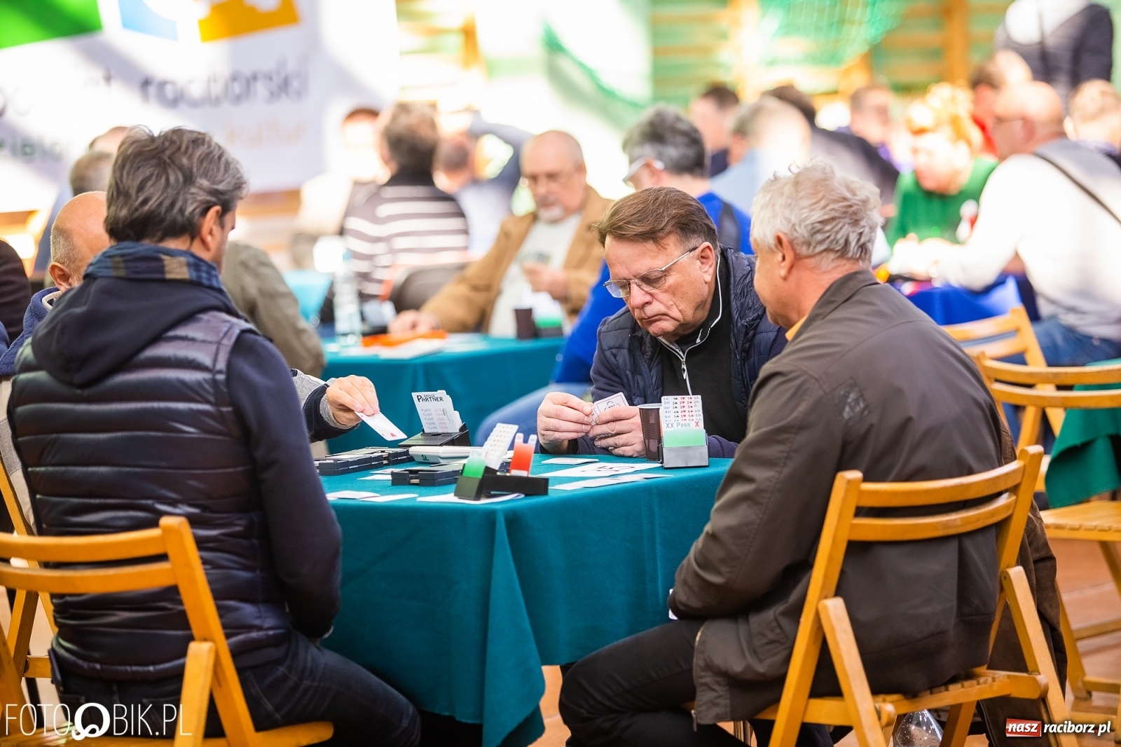 Zdjęcie w galerii na portalu naszraciborz.pl: Turniej Brydża o Podkowę Kasztanki Marszałka w Arenie Rafako wiadomości z regionu