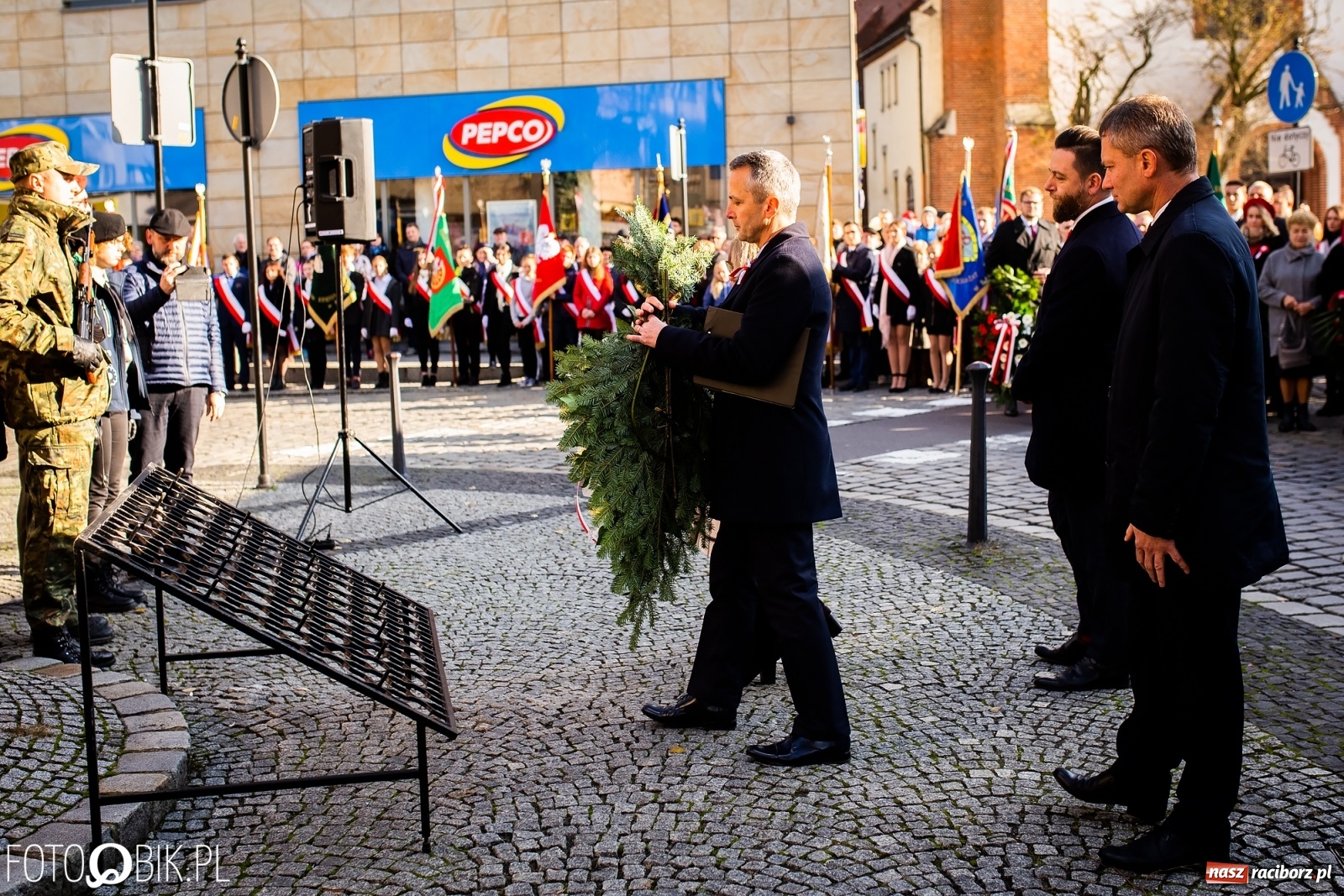Zdjęcie w galerii na portalu naszraciborz.pl: Święto Niepodległości. Niech żyje Polska, niech żyje Racibórz!  wiadomości z regionu