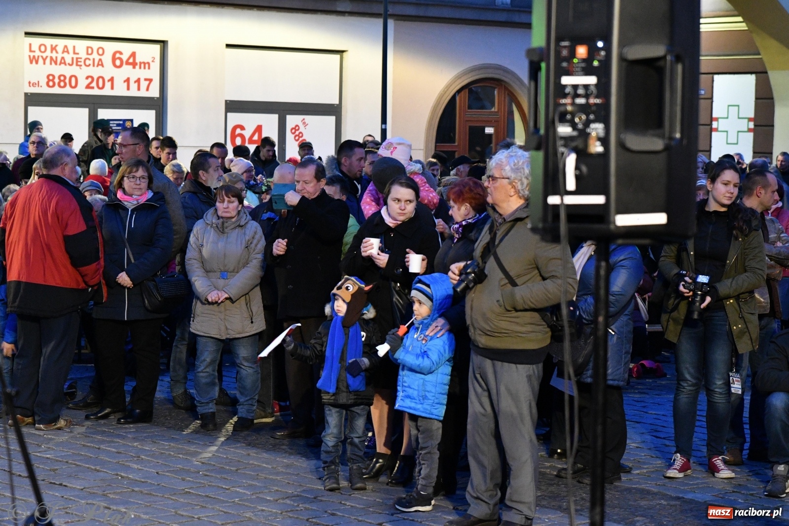 Zdjęcie w galerii na portalu naszraciborz.pl: Racibórz śpiewem świętuje rocznicę odzyskania niepodległości [FOTO i WIDEO] wiadomości z regionu