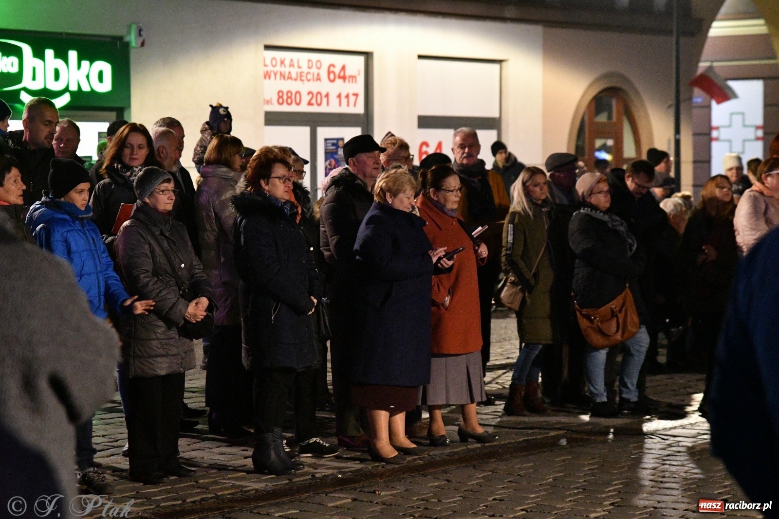 Zdjęcie w galerii na portalu naszraciborz.pl: Racibórz śpiewem świętuje rocznicę odzyskania niepodległości [FOTO i WIDEO] wiadomości z regionu