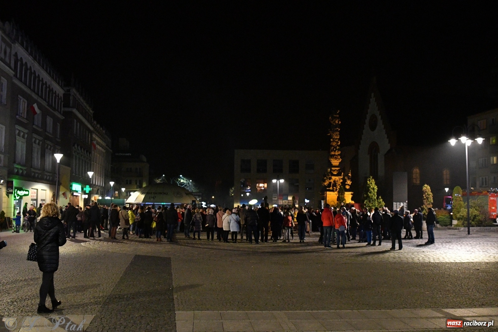 Zdjęcie w galerii na portalu naszraciborz.pl: Racibórz śpiewem świętuje rocznicę odzyskania niepodległości [FOTO i WIDEO] wiadomości z regionu