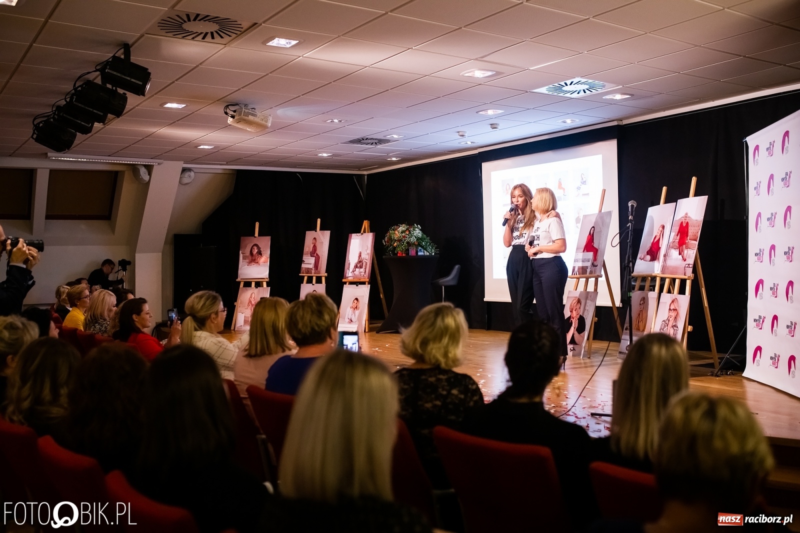 Zdjęcie w galerii na portalu naszraciborz.pl: Top Liderki Ery Nowych Kobiet spotkały się na zamku wiadomości z regionu