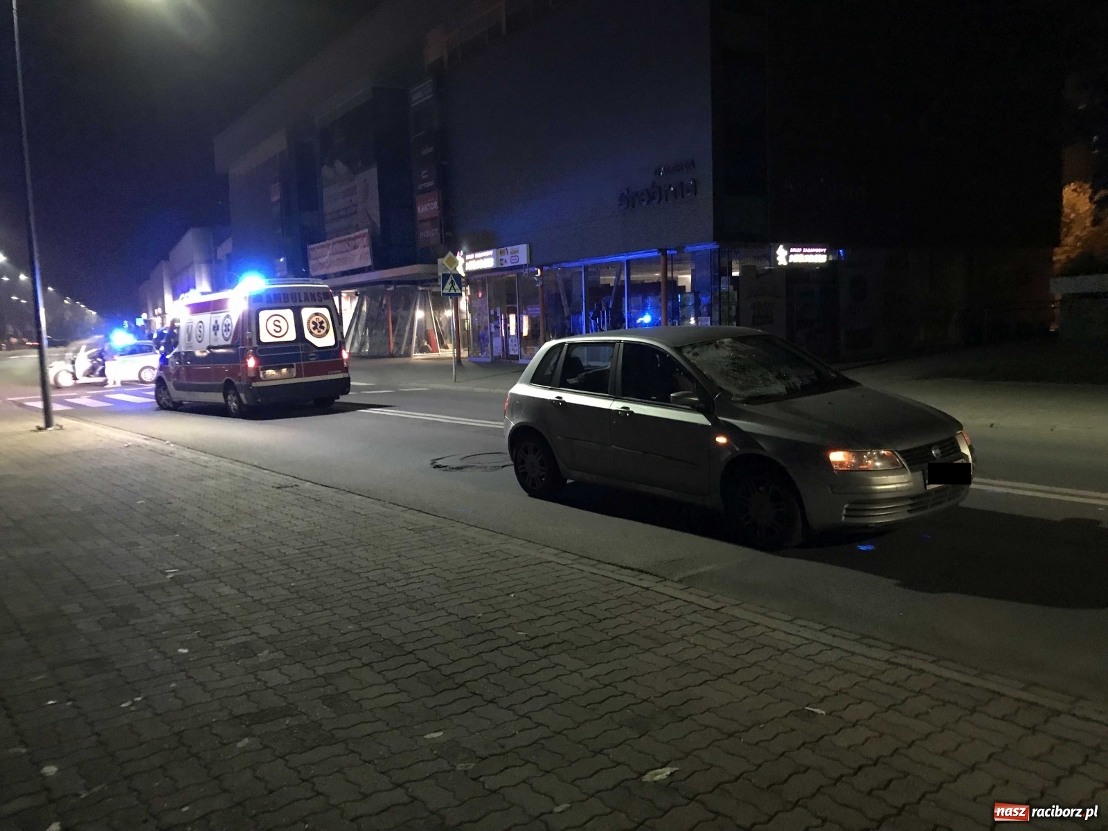 Zdjęcie w galerii na portalu naszraciborz.pl: Wypadek na ulicy Opawskiej [FOTO]  wiadomości z regionu