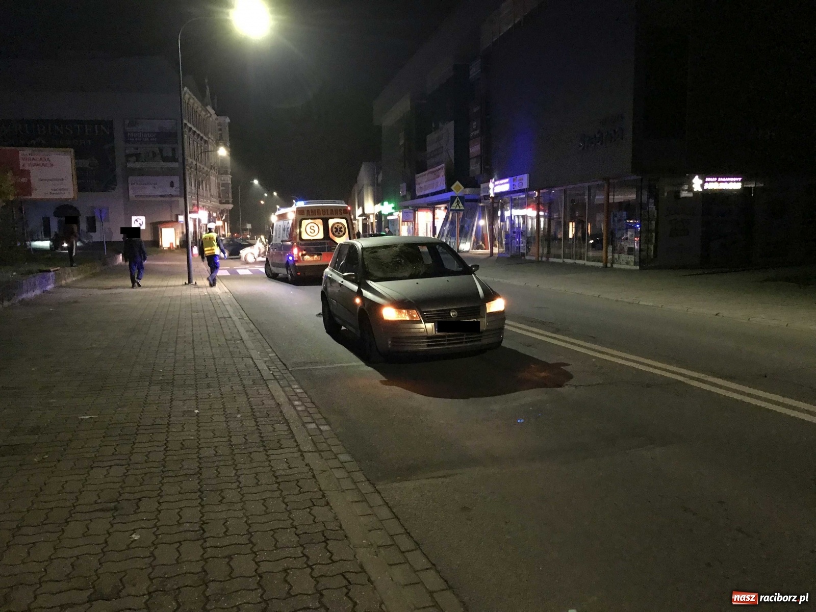 Zdjęcie w galerii na portalu naszraciborz.pl: Wypadek na ulicy Opawskiej [FOTO]  wiadomości z regionu