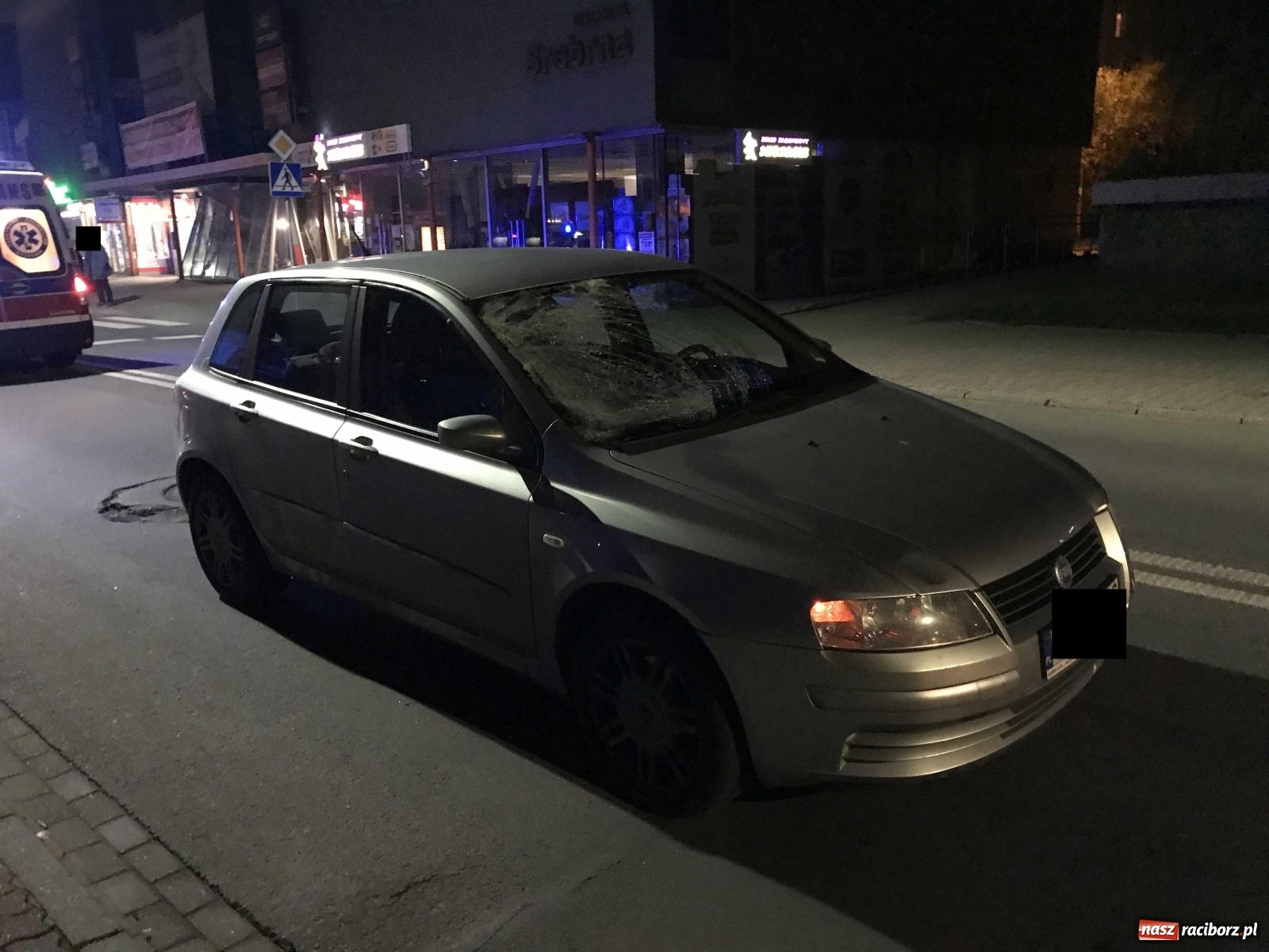 Zdjęcie w galerii na portalu naszraciborz.pl: Wypadek na ulicy Opawskiej [FOTO]  wiadomości z regionu