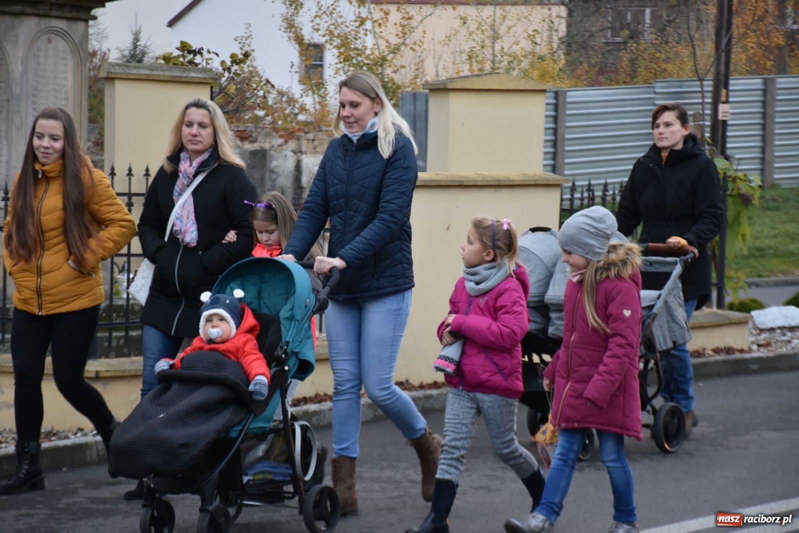 Zdjęcie w galerii na portalu naszraciborz.pl: Martinstag w Bieńkowicach. Pochód i pyszne rogale [FOTO]  wiadomości z regionu