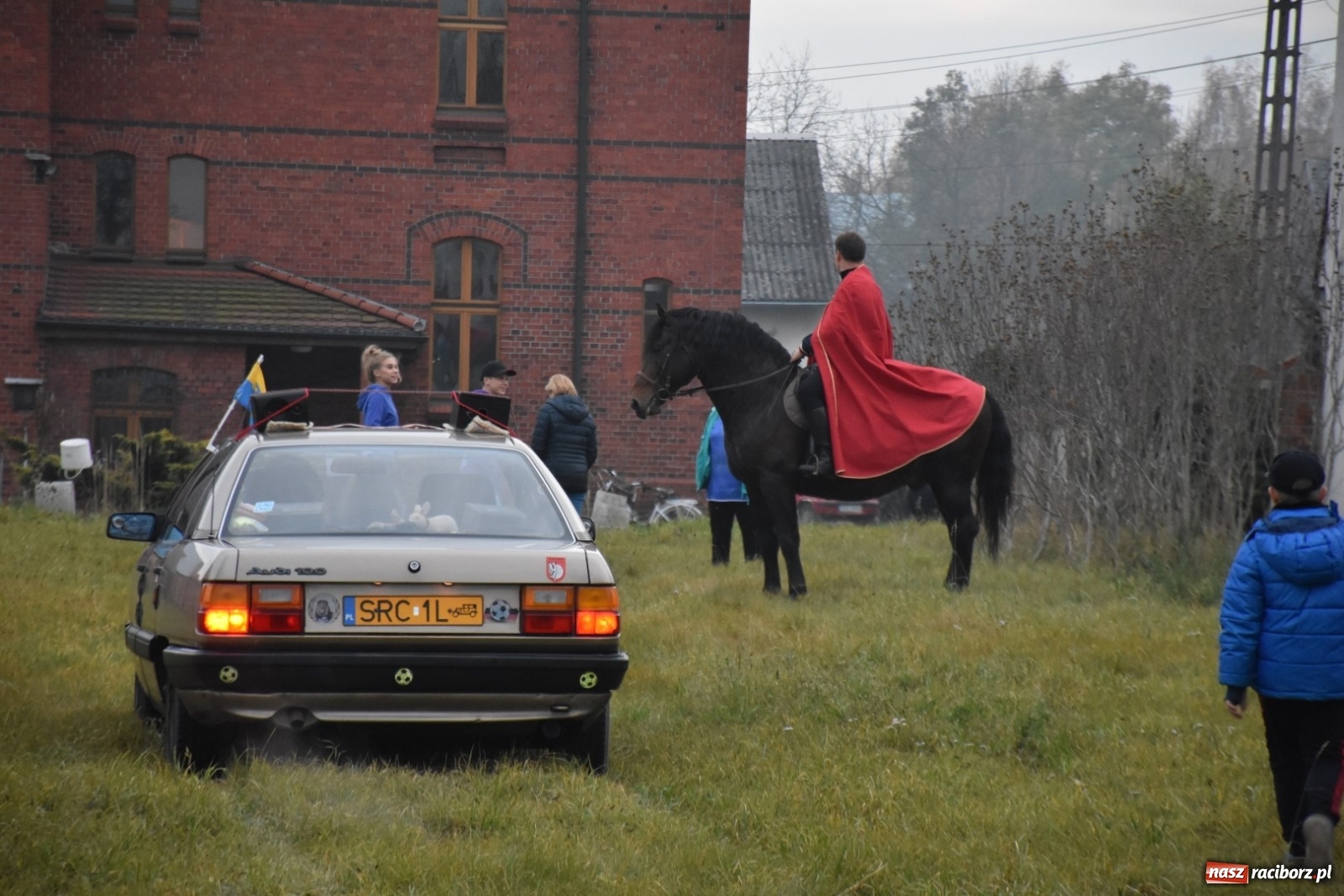 Zdjęcie w galerii na portalu naszraciborz.pl: Martinstag w Bieńkowicach. Pochód i pyszne rogale [FOTO]  wiadomości z regionu
