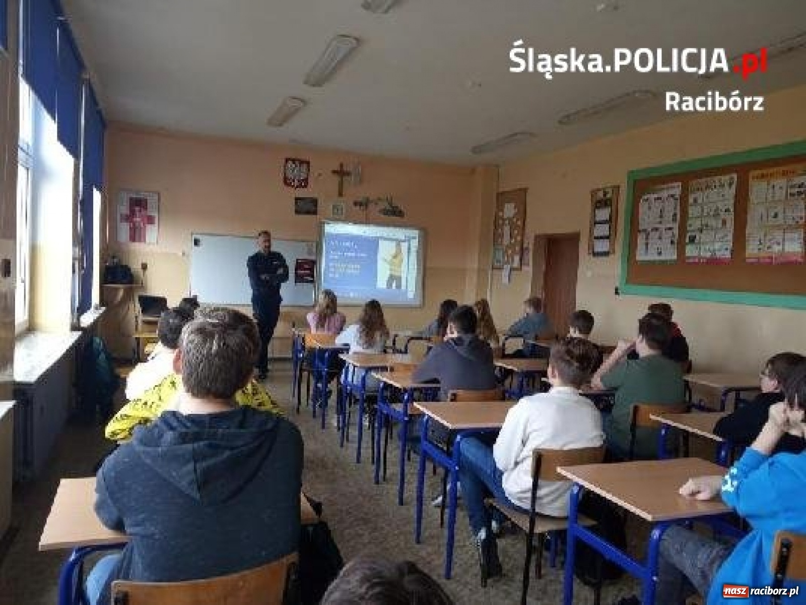 Zdjęcie w galerii na portalu naszraciborz.pl: Raciborscy policjanci na spotkaniach z młodzieżą wiadomości z regionu