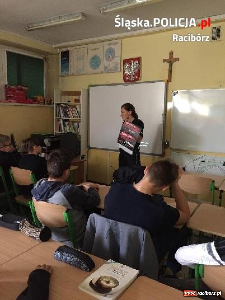 Zdjęcie w galerii na portalu naszraciborz.pl: Raciborscy policjanci na spotkaniach z młodzieżą wiadomości z regionu
