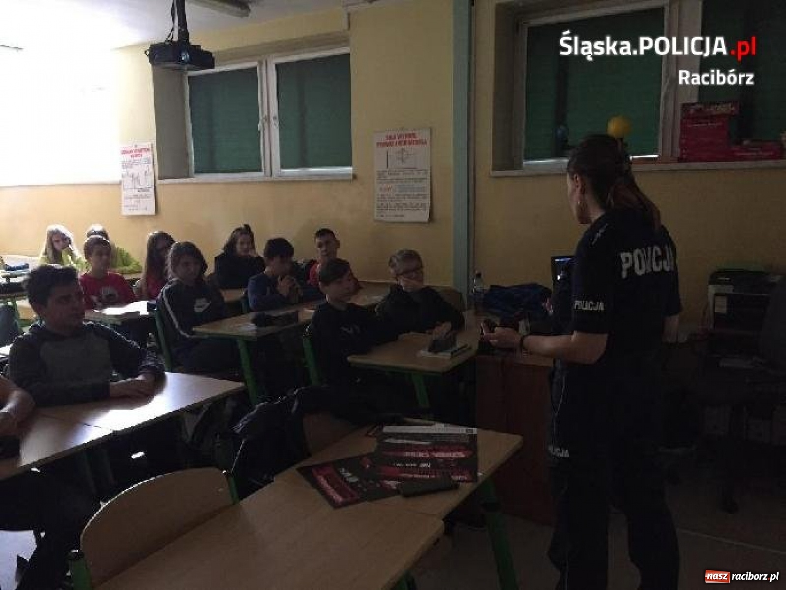 Zdjęcie w galerii na portalu naszraciborz.pl: Raciborscy policjanci na spotkaniach z młodzieżą wiadomości z regionu