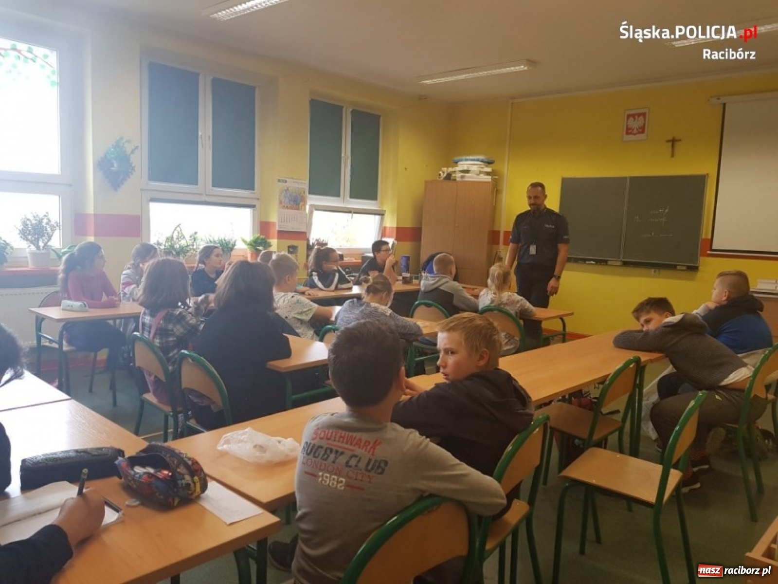 Zdjęcie w galerii na portalu naszraciborz.pl: Raciborscy policjanci na spotkaniach z młodzieżą wiadomości z regionu