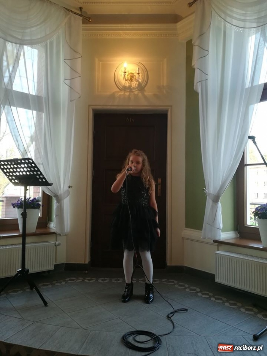 Zdjęcie w galerii na portalu naszraciborz.pl: Piosenkarskie triumfy wychowanek Studia ARS wiadomości z regionu