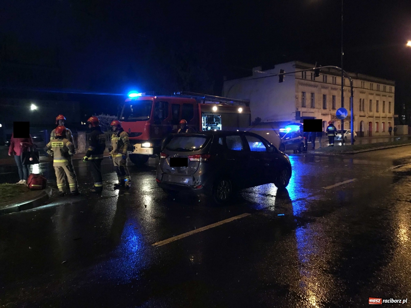 Zdjęcie w galerii na portalu naszraciborz.pl: Zderzenie trzech pojazdów na Odrostradzie wiadomości z regionu