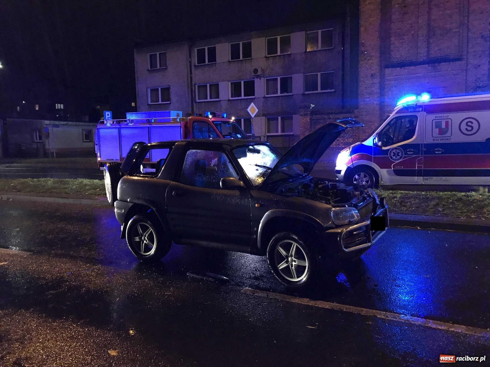 Zdjęcie w galerii na portalu naszraciborz.pl: Zderzenie trzech pojazdów na Odrostradzie wiadomości z regionu