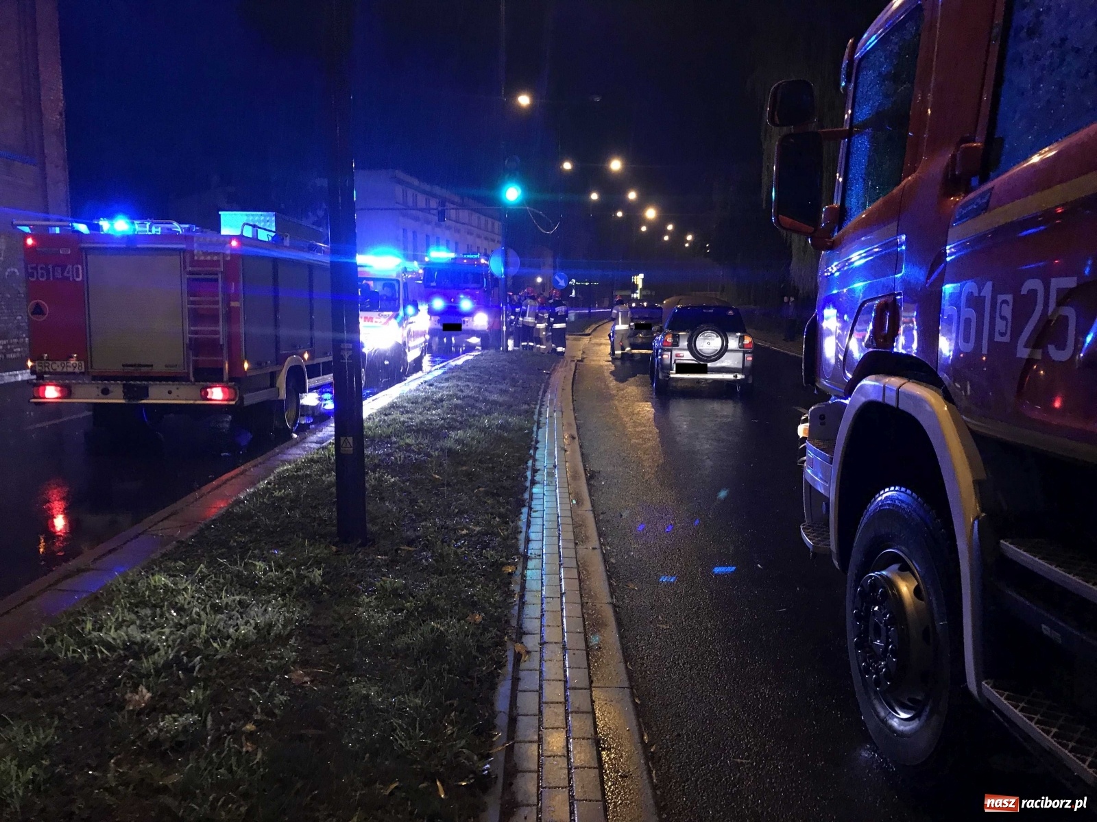 Zdjęcie w galerii na portalu naszraciborz.pl: Zderzenie trzech pojazdów na Odrostradzie wiadomości z regionu