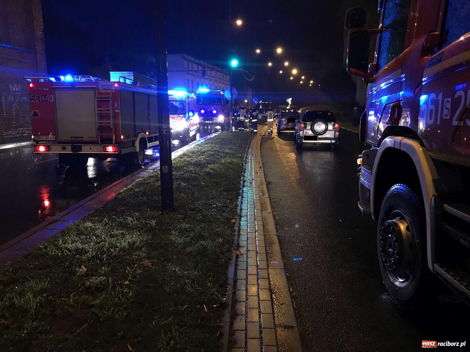 Zdjęcie w galerii na portalu naszraciborz.pl: Zderzenie trzech pojazdów na Odrostradzie wiadomości z regionu