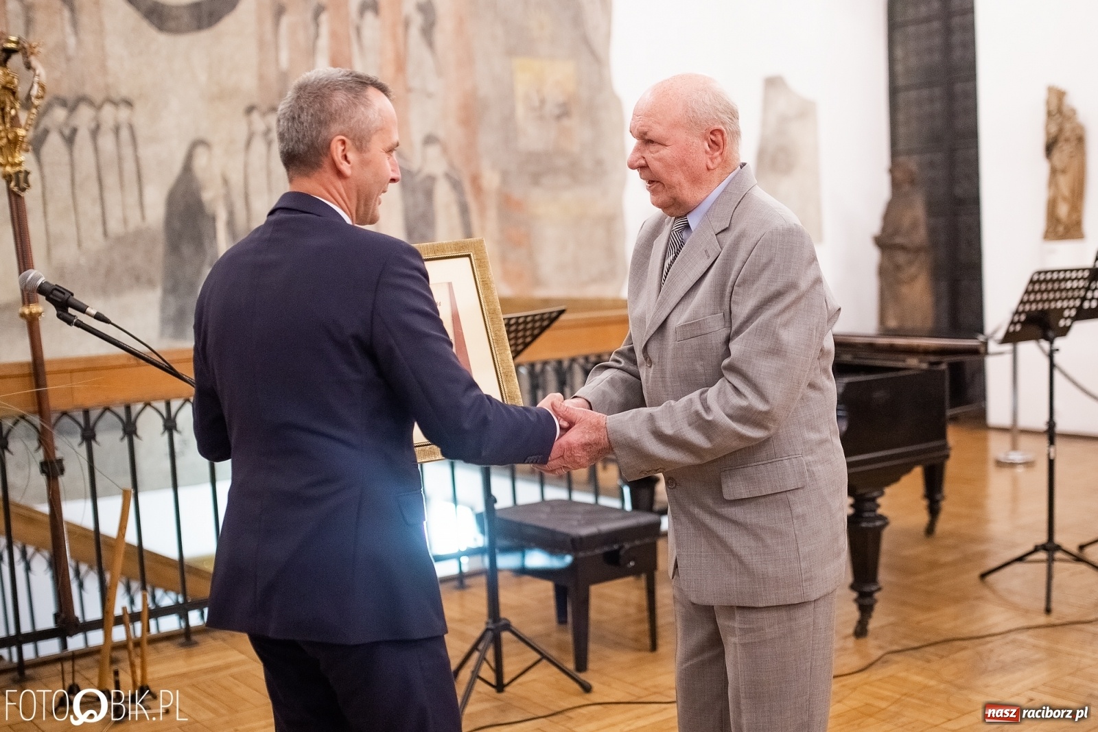 Zdjęcie w galerii na portalu naszraciborz.pl: Święto Animatora Kultury w raciborskim Muzeum wiadomości z regionu