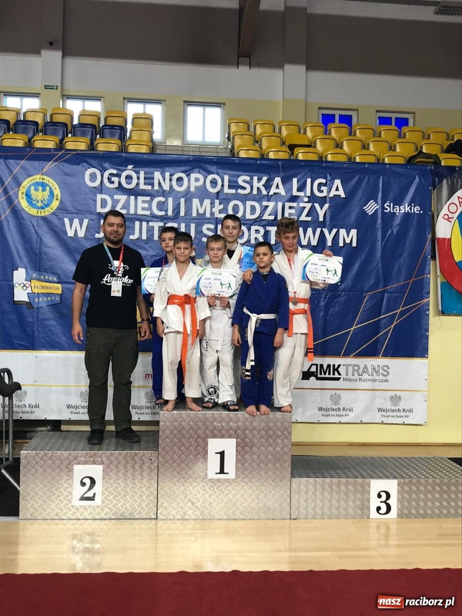 Zdjęcie w galerii na portalu naszraciborz.pl: Łamatorzy z sukcesami na matach w Katowicach  wiadomości z regionu