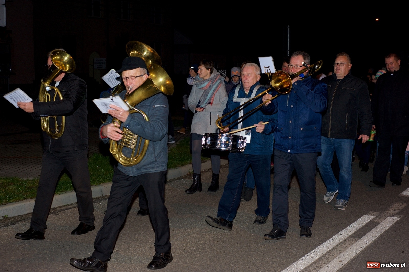Zdjęcie w galerii na portalu naszraciborz.pl: Święty Marcin zawitał do Tworkowa wiadomości z regionu