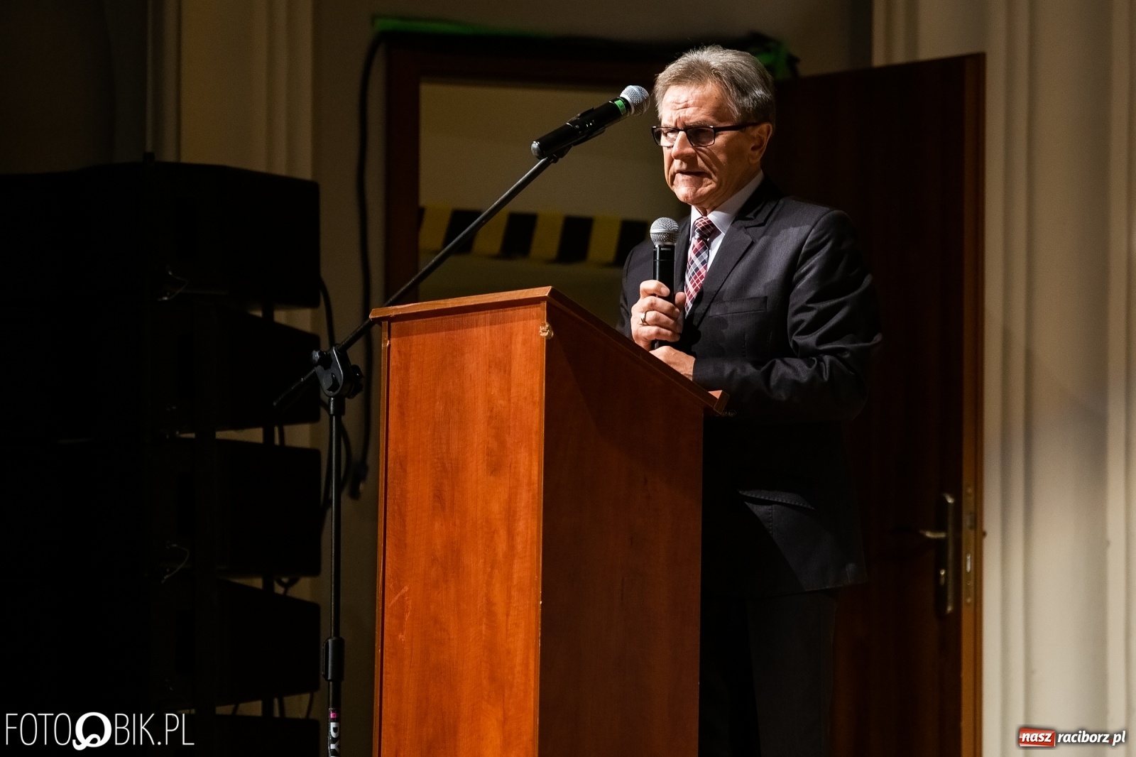 Zdjęcie w galerii na portalu naszraciborz.pl: Wręczono kolejne medale ks. Stefana Pieczki wiadomości z regionu