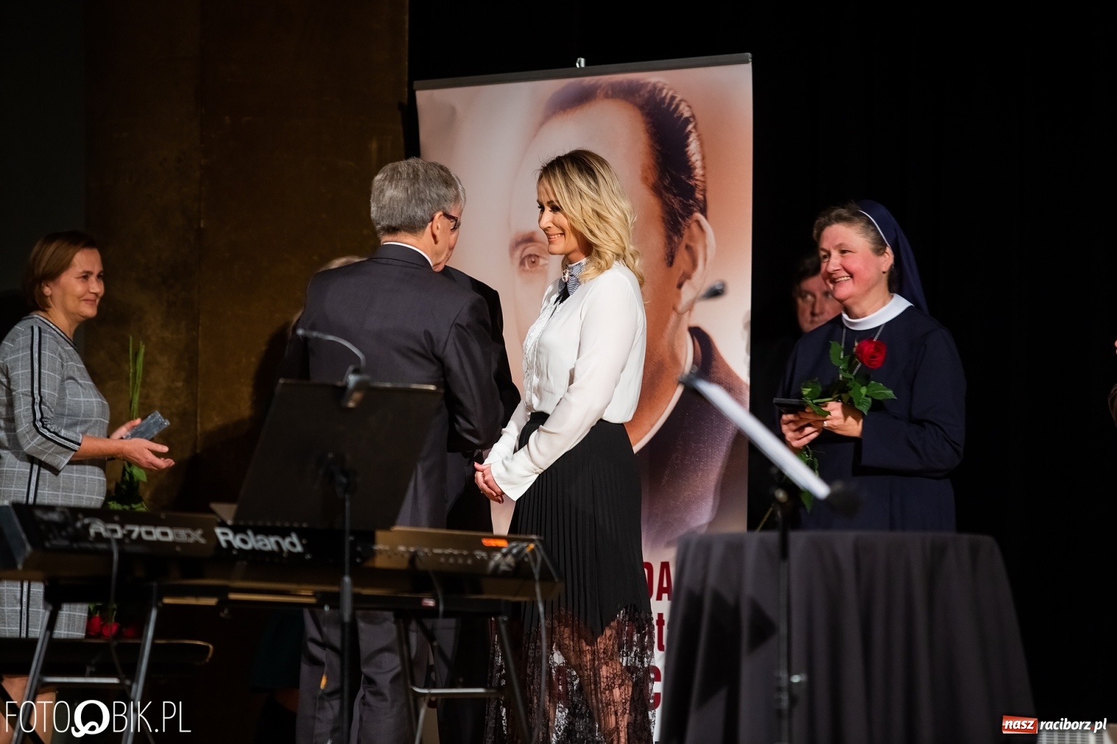 Zdjęcie w galerii na portalu naszraciborz.pl: Wręczono kolejne medale ks. Stefana Pieczki wiadomości z regionu