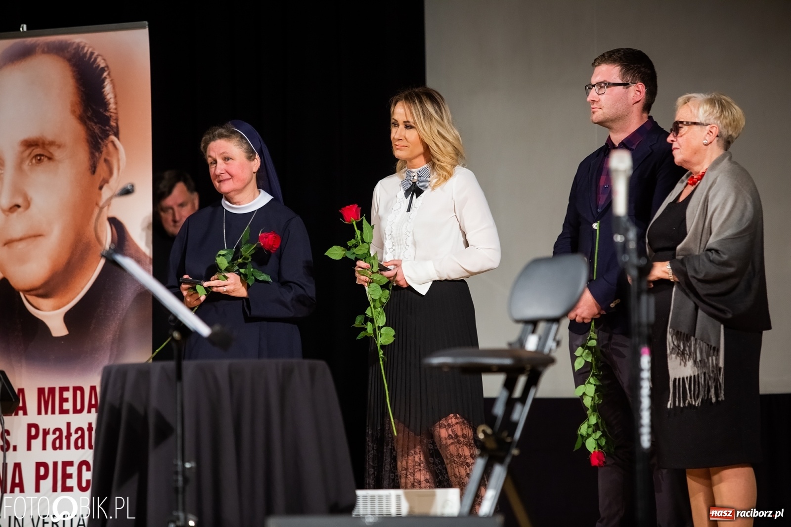 Zdjęcie w galerii na portalu naszraciborz.pl: Wręczono kolejne medale ks. Stefana Pieczki wiadomości z regionu