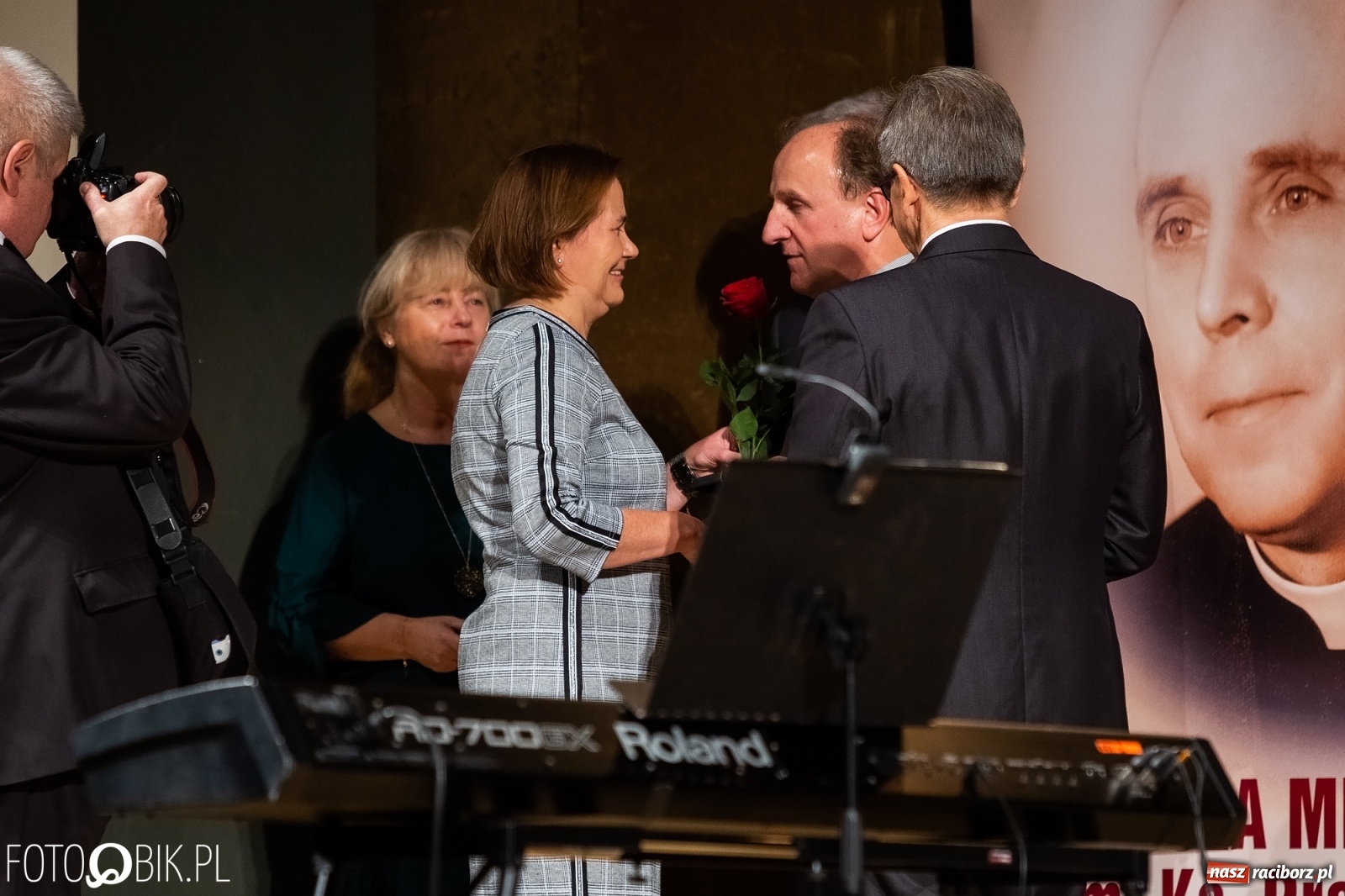 Zdjęcie w galerii na portalu naszraciborz.pl: Wręczono kolejne medale ks. Stefana Pieczki wiadomości z regionu