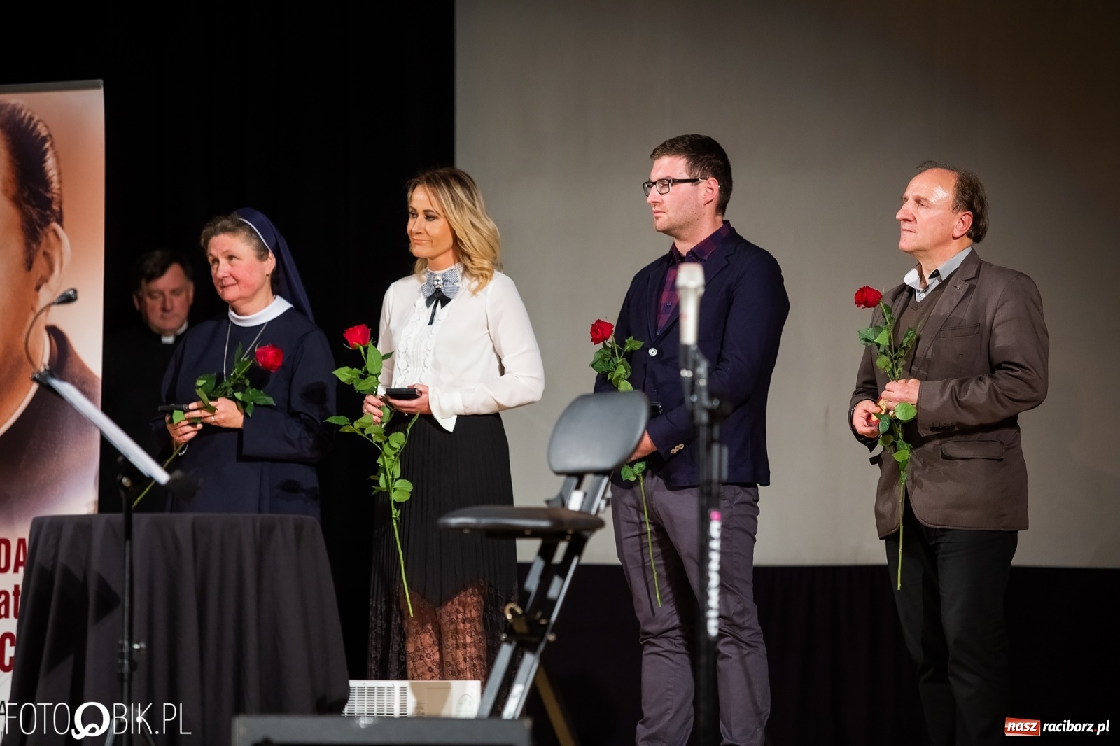 Zdjęcie w galerii na portalu naszraciborz.pl: Wręczono kolejne medale ks. Stefana Pieczki wiadomości z regionu