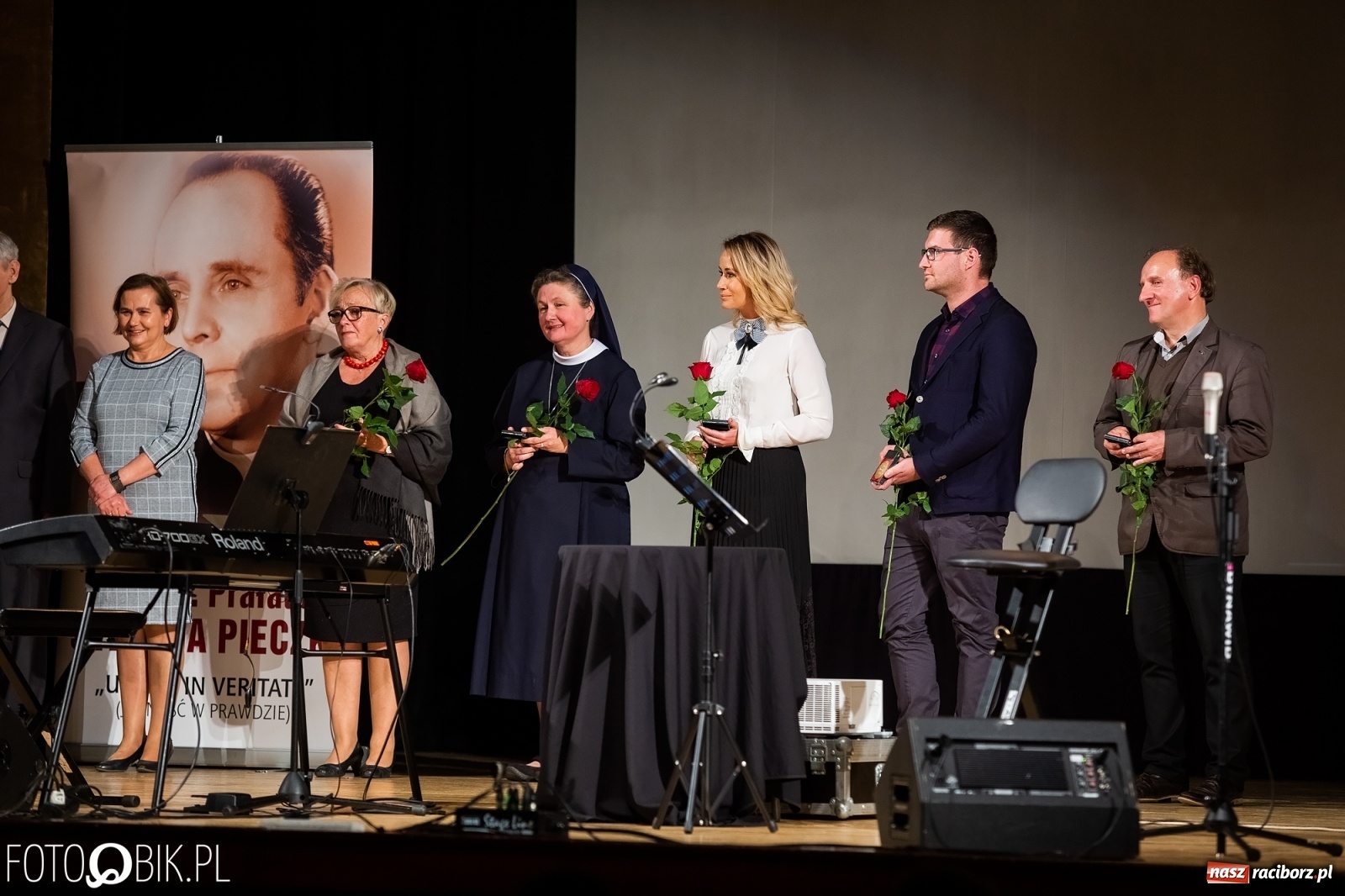 Zdjęcie w galerii na portalu naszraciborz.pl: Wręczono kolejne medale ks. Stefana Pieczki wiadomości z regionu