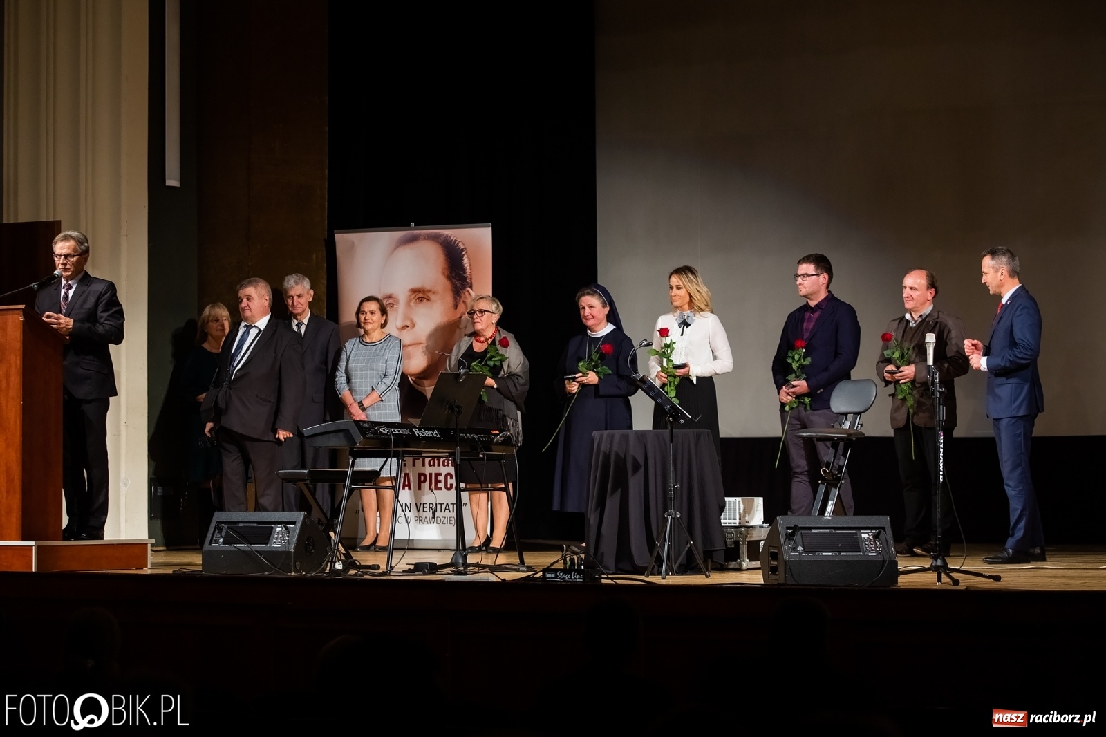 Zdjęcie w galerii na portalu naszraciborz.pl: Wręczono kolejne medale ks. Stefana Pieczki wiadomości z regionu