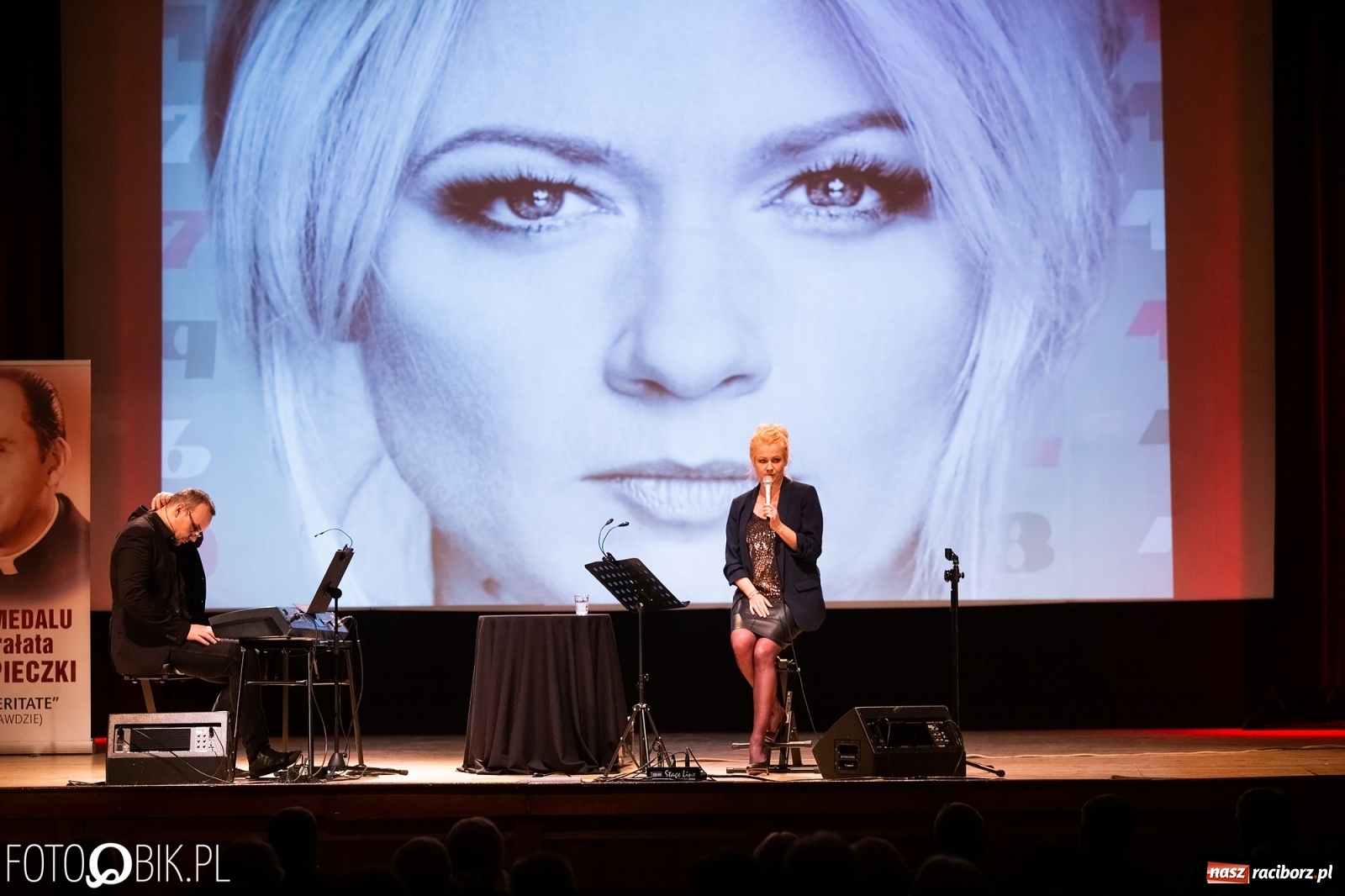 Zdjęcie w galerii na portalu naszraciborz.pl: Wręczono kolejne medale ks. Stefana Pieczki wiadomości z regionu