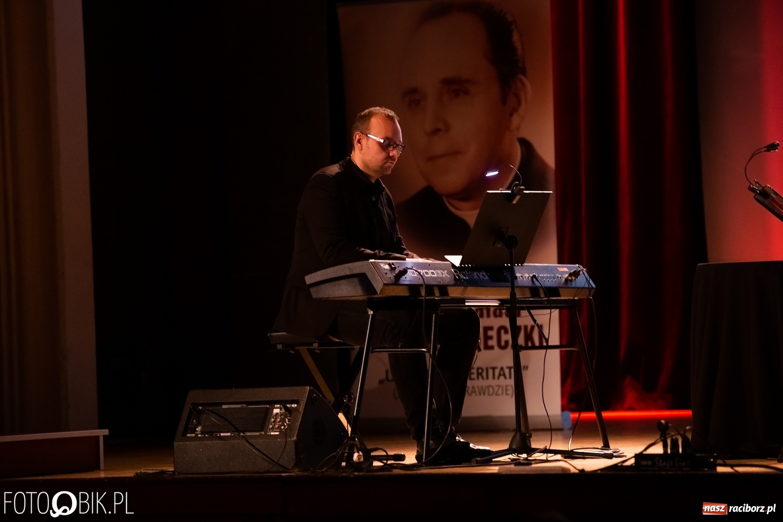 Zdjęcie w galerii na portalu naszraciborz.pl: Wręczono kolejne medale ks. Stefana Pieczki wiadomości z regionu